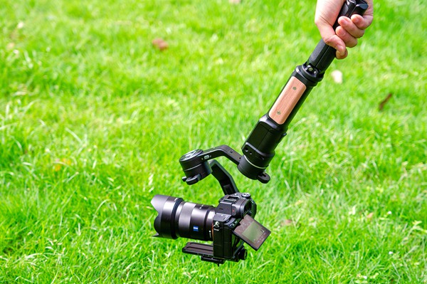 相機(jī)穩(wěn)定器中使用導(dǎo)電滑環(huán) 相機(jī)穩(wěn)定器中使用導(dǎo)電滑環(huán)